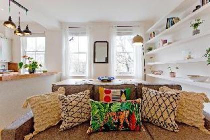 Four Bed Duplex Roof Terrace - image 16