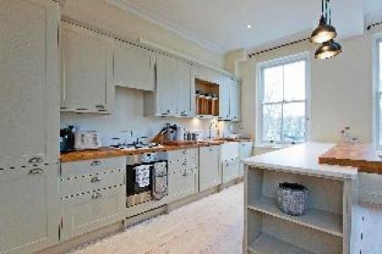 Four Bed Duplex Roof Terrace - image 5
