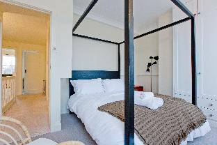 Four Bed Duplex Roof Terrace - image 6