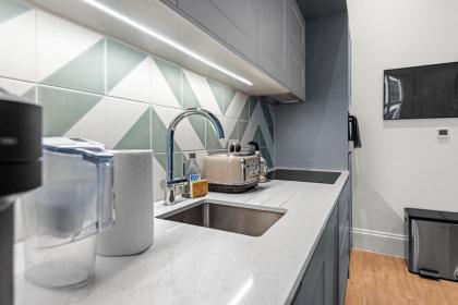 Londwell Central Chic Luxury Stay by Hyde Park - image 14