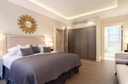 Comfortable four bedroom flat - image 2