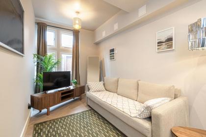 Shopping Stop Mayfair Selfridges - image 25