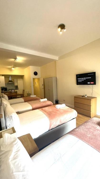 Camden Rooms - image 13