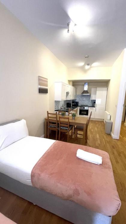 Camden Rooms - image 15