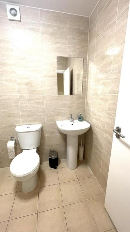 Camden Rooms - image 25