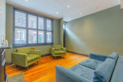 Inviting 4BD with Private Patio - Bethnal Green - image 11