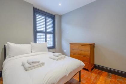 Inviting 4BD with Private Patio - Bethnal Green - image 13