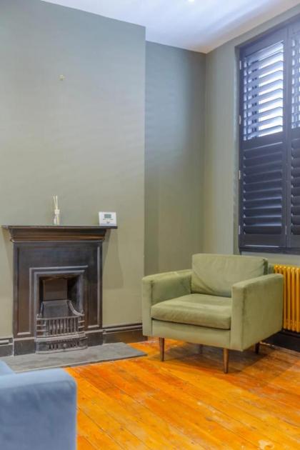 Inviting 4BD with Private Patio - Bethnal Green - image 17