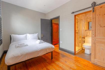 Inviting 4BD with Private Patio - Bethnal Green - image 20