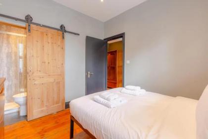 Inviting 4BD with Private Patio - Bethnal Green - image 5