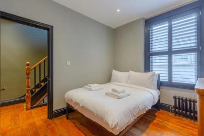 Inviting 4BD with Private Patio - Bethnal Green - image 6