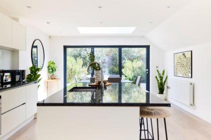The Fulham Place - Classy 5BDR House with Garden - image 7