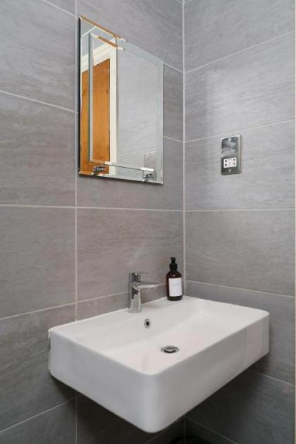 New! Best Location! 1 bedr/ 3beds/Covent Garden - image 18