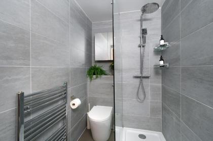 New! Best Location! 1 bedr/ 3beds/Covent Garden - image 4