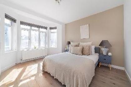 The Neasden Villas - image 3