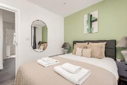 The Wembley Central Collection - image 11