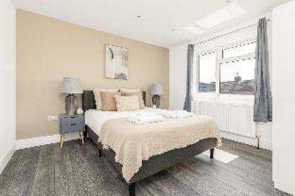 The Wembley Central Collection - image 3