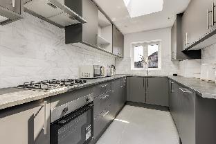 The Wembley Central Collection - image 6