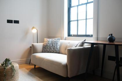 Trendy London Home GS1 - image 4