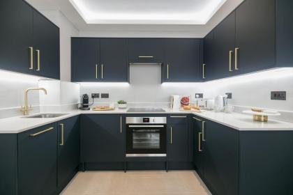 Urban Chic - Nevern - image 12
