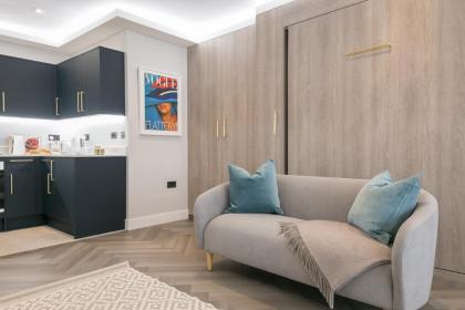 Urban Chic - Nevern - image 8
