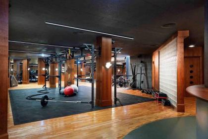 Luxury 1 bed in Soho House Building w pool gym - image 14
