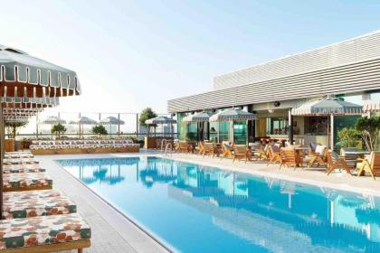 Luxury 1 bed in Soho House Building w pool gym - image 2