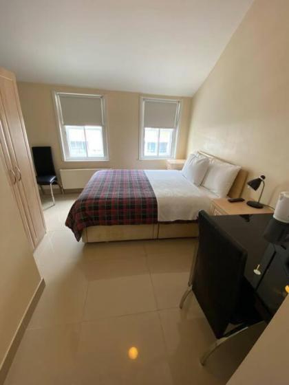 Studio to let in Covent Garden with kitchen
