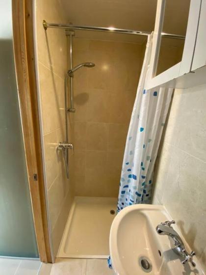 Studio to let in Covent Garden with kitchen - image 6