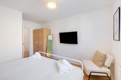 Luxury 3 Bedroom 2 bathroom House Fulham SW6 By 360Stays - image 28