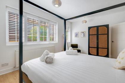 Luxury 3 Bedroom 2 bathroom House Fulham SW6 By 360Stays - image 29