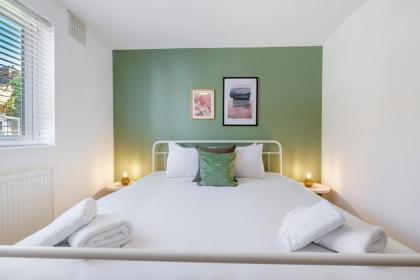 Luxury 3 Bedroom 2 bathroom House Fulham SW6 By 360Stays - image 30