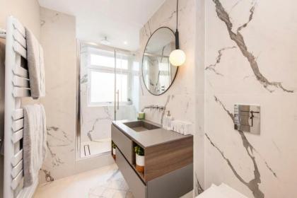Ultra Luxury Central London 3Bed Apartment - image 11