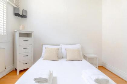 Chic 2BD Flat - 5 Minutes from Marylebone - image 11