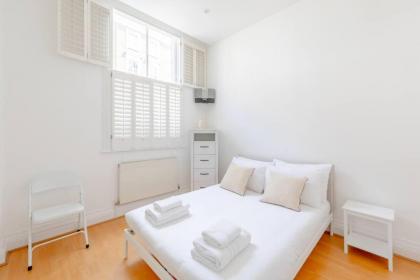 Chic 2BD Flat - 5 Minutes from Marylebone - image 2