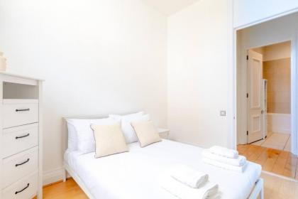 Chic 2BD Flat - 5 Minutes from Marylebone - image 4