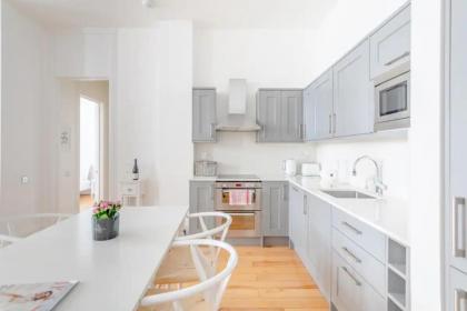 Chic 2BD Flat - 5 Minutes from Marylebone - image 6