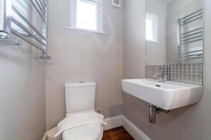 The Hammersmith Villa - image 7