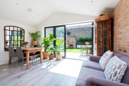 Veeve - Exalted Living - image 4