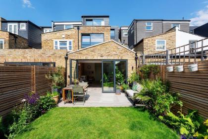 Veeve - Exalted Living - image 6