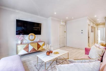 Marble Arch Suite 3-Hosted by Sweetstay - image 21