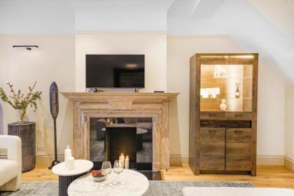 Spacious and Modern 4 beds home in Kensington - image 10