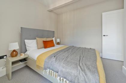 Fabulous three bedroom flat near Marylebone by UnderTheDoormat - image 13