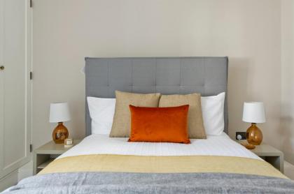 Fabulous three bedroom flat near Marylebone by UnderTheDoormat - image 14
