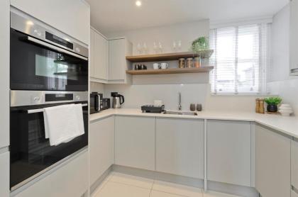 Fabulous three bedroom flat near Marylebone by UnderTheDoormat - image 17