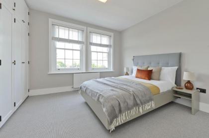 Fabulous three bedroom flat near Marylebone by UnderTheDoormat - image 2