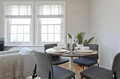 Fabulous three bedroom flat near Marylebone by UnderTheDoormat - image 6
