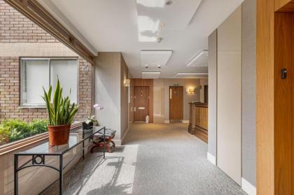 2 bedroom apartment in the heart of Knightsbridge - image 16