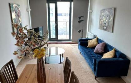 London Canary Wharf Stunning Spectacular One Bed - image 2