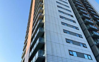 London Canary Wharf Stunning Spectacular One Bed - image 8